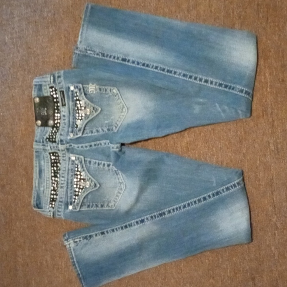 MISS ME JEANS WITH STUDDED AND DIAMOND EMBELLISHMENTS SIZE 27